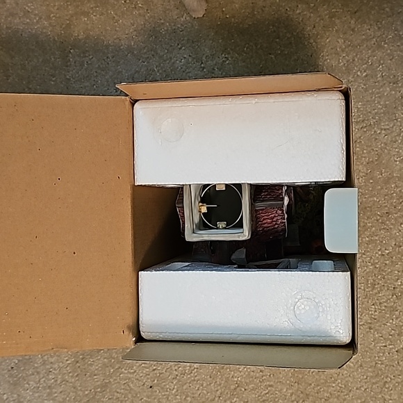 PartyLite Ghostly Tealight House - Picture 9 of 12